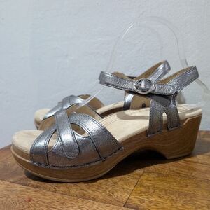 Dansko Womens 37- 6.5 Strappy Open Toe Buckle Platform Sandals Comfort Shoes‎